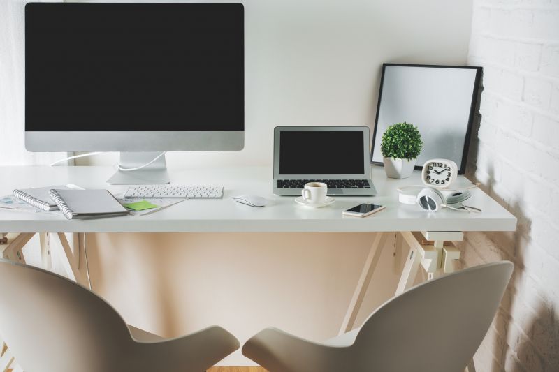 custom desk builder